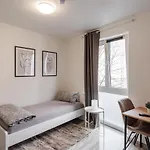 Apartments Cologne アパート *