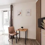 Apartments Cologne アパート ケルン