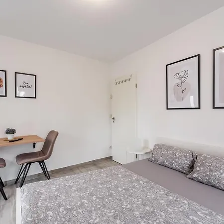 Apartments Cologne *